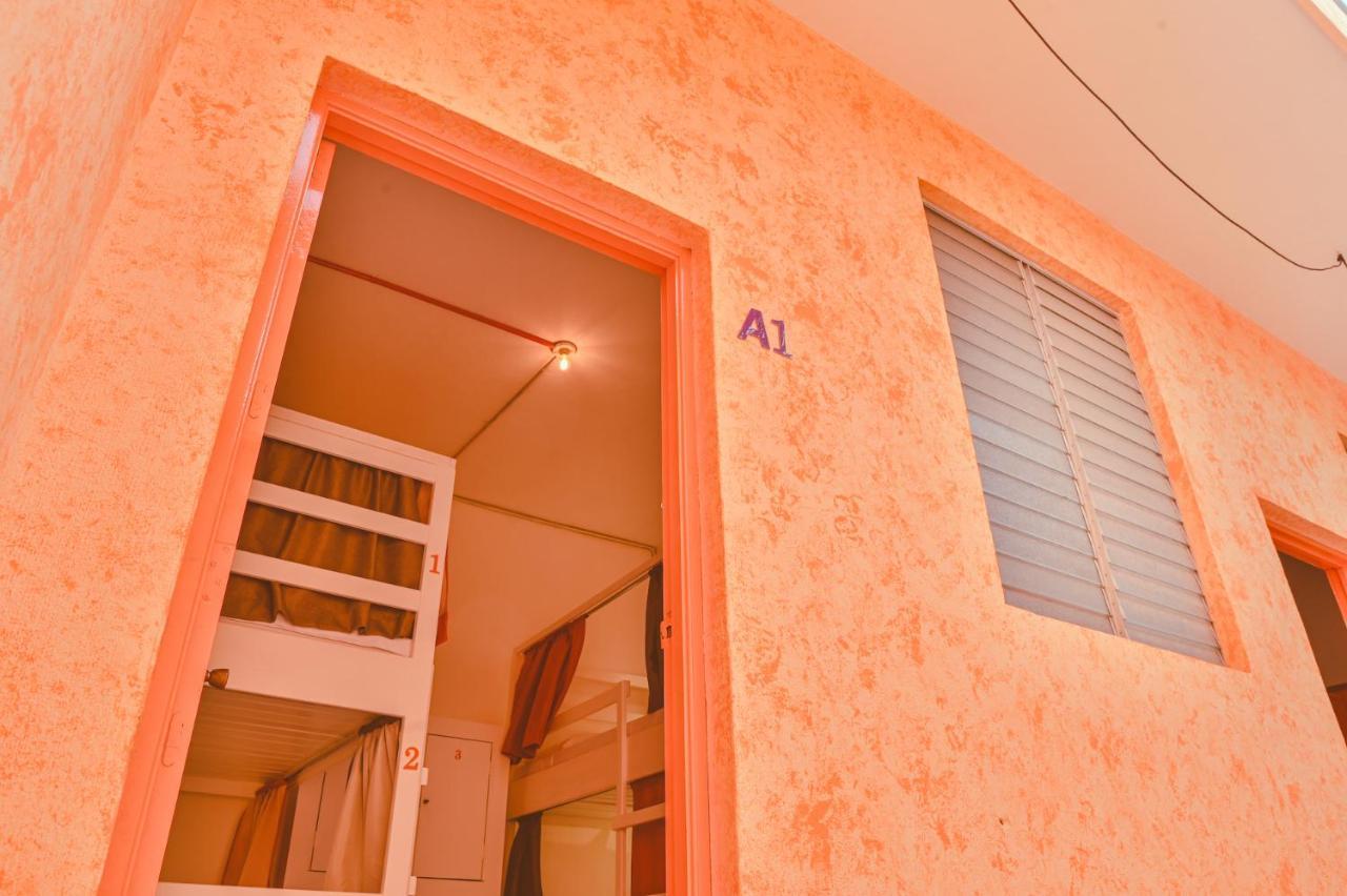 פלורס Macarena Hostel מראה חיצוני תמונה